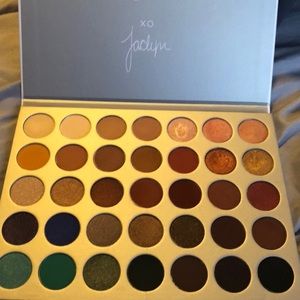Jaclyn hill morphe eyeshadow palette
